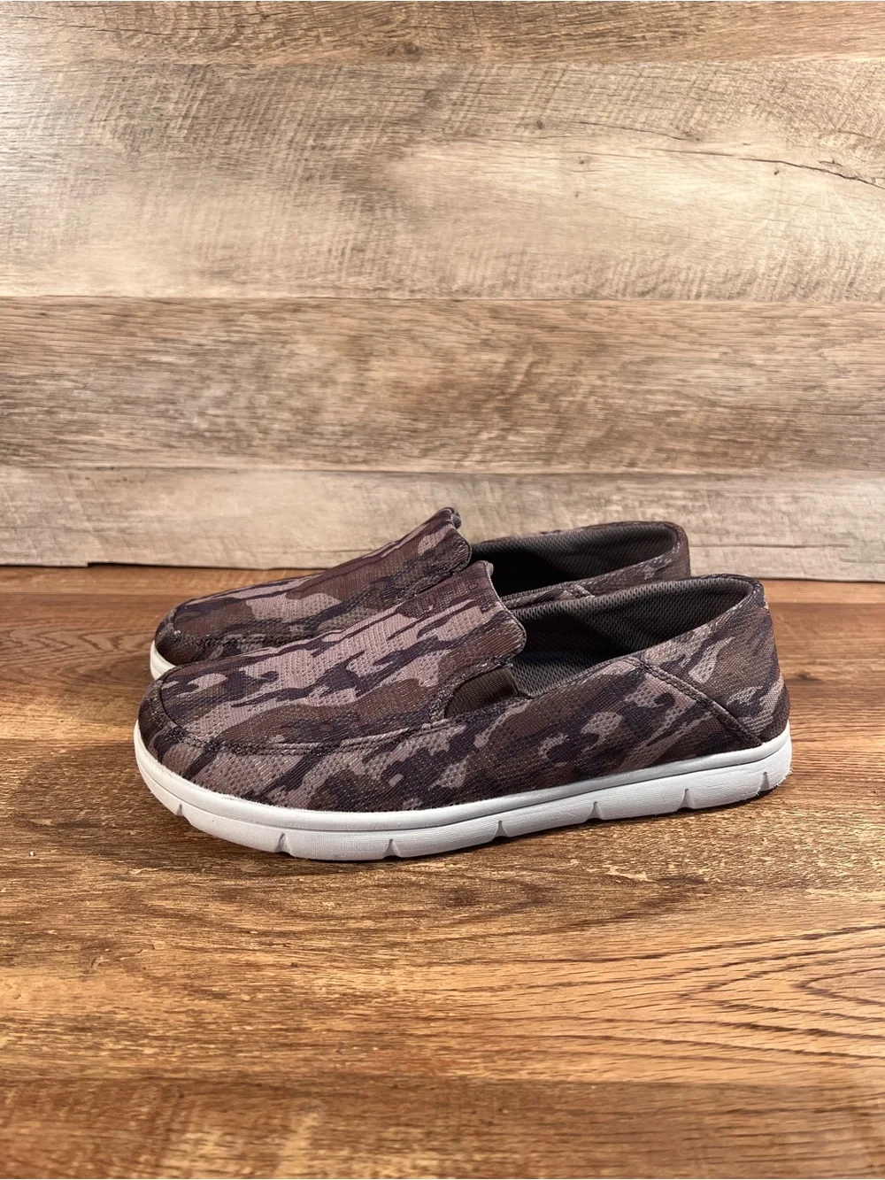Huk Men's Brewster Mossy Oak Camo Slip On Deck Shoes Size 8